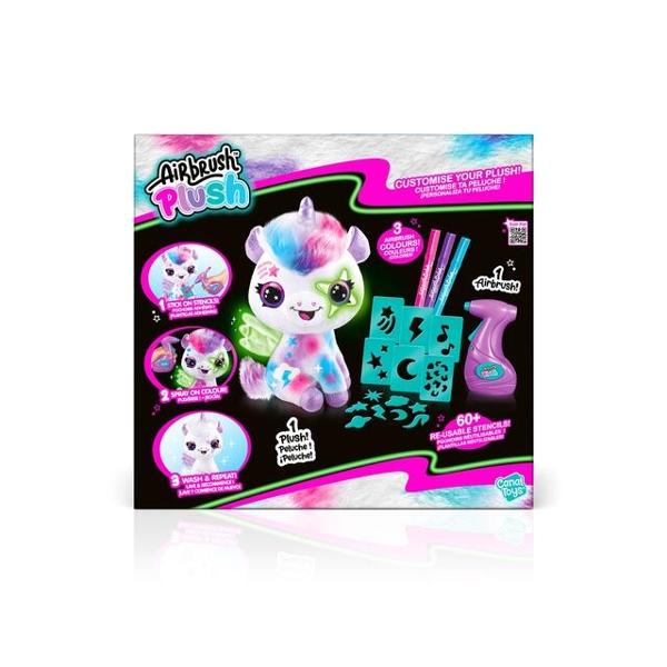 Personalizeaza-ti unicornul de plus Airbrush Plush si creeaza un prieten magic care straluceste in intuneric  Cu spray-ul markerele si sabloanele incluse copiii pot sa-si exprime creativitatea intr-un mod unic Procesul este simplu si super distractiv introduceti markerul colorat in aparatul de pulverizare si lasati inspiratia sa prinda viata Adorabilul unicorn de plus vine cu aripi frumos colorate care lumineaza in intuneric adaugand o nota de magie fiecarui design  Setul 