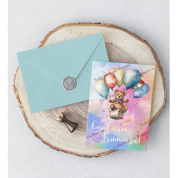 ”Felicit&259;rile cu Poezie s-au n&259;scut din dorin&539;a de a transmite emo&539;ii într-un mod personal &537;i tangibil Nu oferim doar o felicitare ci o mic&259; amintire ce p&259;streaz&259; frumuse&539;ea unui moment specialFiecare detaliu este ales cu grij&259; grafica rafinat&259; hârtia texturat&259; cu reflexii perlate plicul embosat cu modele elegante in relief &537;i sigiliul de cear&259; turnat &537;i pictat manual 