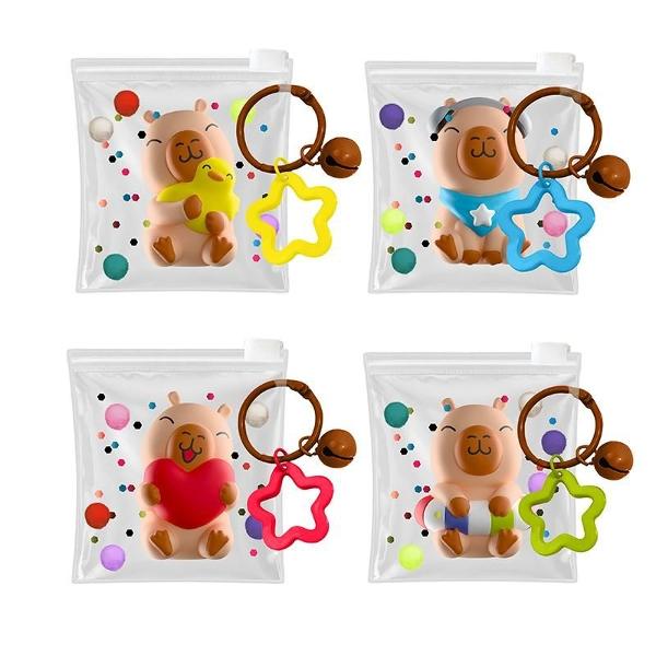 Aceast&259; capibara moale si super dr&259;gu&539;&259; este perfect&259; de strâns &537;i strâns – cu un efect calmant antistres Ambalat&259; într-o pung&259; cu fermoar de înalt&259; calitate cu confetti &537;i pompoane atr&259;g&259;toare &537;i un breloc practic cu o stea dulce &537;i un clopo&539;el Perfect&259; pentru gen&539;i rucsacuri sau ca un cadou adorabil Ambalat&259; într-o pung&259; la îndemân&259; cu 