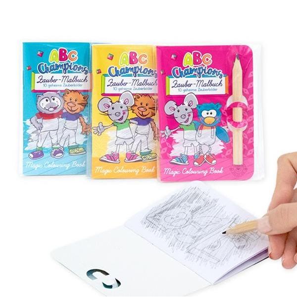 Distrac&539;ia este garantat&259; cu aceast&259; mini carte de colorat magic&259; Pur &537;i simplu desena&539;i u&537;or peste paginile de colorat magice albe cu creionul inclus iar modele minunate vor ap&259;rea ca prin magieCon&539;inut 10 pagini cu imagini magiceDisponibil&259; în 3 culori diferite Pretul afisat este per bucata Nu se poate alege culoarea se livreaza in functie de disponibilitatea din 