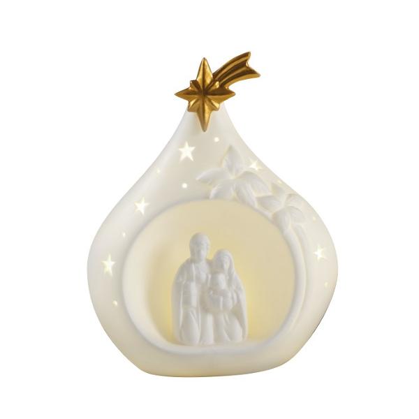 Adaug&259; un plus de rafinament &537;i spiritualitate decorului t&259;u de s&259;rb&259;tori cu aceast&259; figurin&259; elegant&259; reprezentând Sfânta Familie semnat&259; Mascagni CasaRealizat&259; din por&539;elan cu detalii atent 