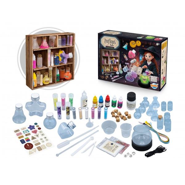 Set creativ pentru experimente magice cu baza luminoas&259;Creeaz&259; 15 pozeuni colorate si stralucitoare cu materialele furnizate Decoreaz&259;-le cu pigmen&539;i perlati confetti panglici &537;i talismane Folose&537;te baza luminoas&259; pentru a transforma po&539;iunea într-o lumin&259; de noapte fabuloas&259;Ce primesti in pachet1 baza luminoasa1 cazan4 sticle mari cu dopuri metalice11 sticle mici cu dopuri de plut&259;br 