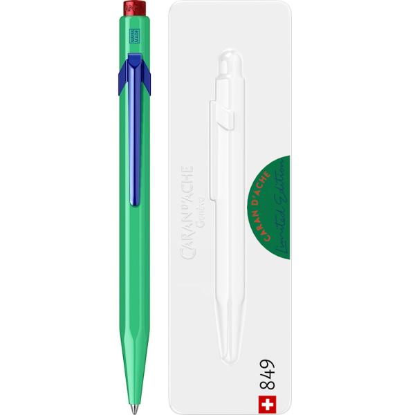 Gama 849 CLAIM YOUR STYLE Caran d’Ache contine 6 modele cu finisaj colorat combinatii originale si ultramoderne cu energie pozitiva si identitate puternica oferindu-va astfel posibilitatea de a va revendica stilulCombinatia de culori pentru aceasta noua editie este mai indrazneata si mai dedicata ca niciodataAceasta colectie in editie limitata lanseaza cleme si butoane colorate care demonstreaza inca o data modul in care inovatia poate depasi orice provocare 