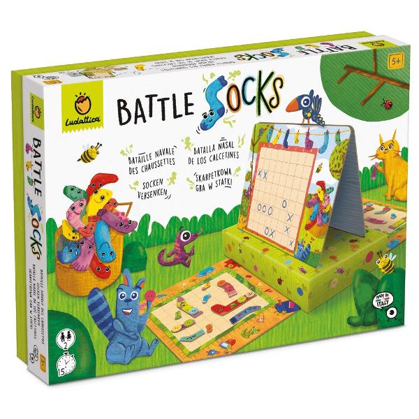 Un clasic atemporal reinterpretat &icirc;ntr-un mod amuzant &537;i distractiv Cine va fi primul juc&259;tor care va &ldquo;lovii &537;i scufunda&rdquo; toate &537;osetele &icirc;mpr&259;&537;tiate prin dormitor &537;i va c&acirc;&537;tiga b&259;t&259;lia mirositoare a &537;osetelor Un joc de logic&259; &537;i strategie perfect pentru &icirc;ntreaga familie