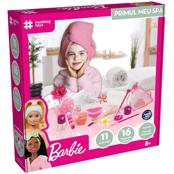 Set Barbie primul meu spa Pregateste-te pentru o aventura captivanta in care creativitatea se intalneste cu ingrijirea personala Experimenteaza o calatorie completa la spa cu acest set de activitati Barbie pentru fete descoperind in acelasi timp secretele stiintifice care fac spa-urile atat de relaxante si benefice Continutul kitului abtibilduri Barbie sare de mare baza de parfum tropical baza de sapun spatula de lemn pipete Pasteur colorant cosmetic roz eprubete cu capac manusi 