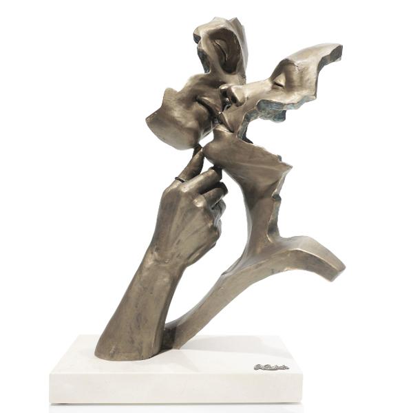 Caldura — sculptur&259; de cuplu„Caldura” este o sculptur&259; contemporan&259; realizat&259; de artista spaniol&259; Ángeles Anglada &10024; Detalii &351;i materialep data-start370 