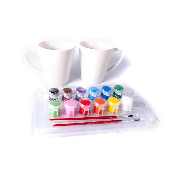 Setul creativ de pictat 2 ce&537;ti de ceai este ideal pentru micii arti&537;ti dornici s&259; &icirc;&537;i pun&259; amprenta creativ&259; pe obiectele casnice pe care le utilizeaz&259; zi de ziOrice copil ador&259; s&259; &icirc;&537;i bea laptele sau ceaiul dintr-o cea&537;c&259; personalizat&259; pictat&259; de m&acirc;nu&539;ele lui Ofer&259;-i Setul cu 2 ce&537;ti de ceai &537;i prive&537;te-l cum se exprim&259; liber &537;i 