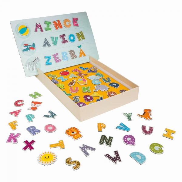Invata literele intr-un mod distractiv si interactiv cu setul magnetic Happi Hobbi AlfabetulCopiii pot forma primele lor cuvinte pot recunoaste literele si isi pot dezvolta vocabularul intr-un mod jucausSetul contine 97 de piese magnetice colorate perfecte pentru mainile mici care pot fi atasate pe orice suprafata metalicaJocul stimuleaza recunoasterea literelor coordonarea mana-ochi atentia si creativitateaIdeal pentru copiii de peste 4 ani acest 
