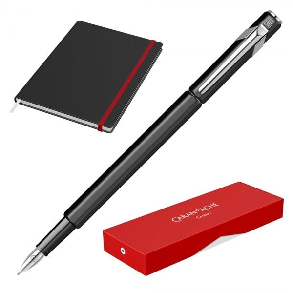 Set Stilou Caran dAche 849 Black  Notes Velvet A5 BlackSetul contine- Stilou Caran dAche 849&nbsp;&nbsp;- Notes Velvet A5&nbsp;192 pagini 80 gmpStilou Caran DAche 849Accesorii din otel inoxidabil cromat Clipul este din otel inoxidabil placat cu cromCapac hexagonal din aluminiu lacuit in camp electrostatic cu pulbere de culoare neagra Capacul se inchide prin 