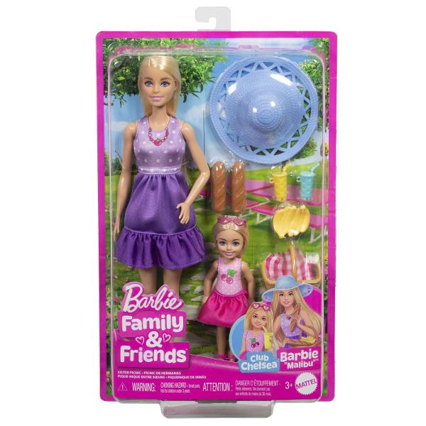Cu papusile si jucariile Barbie Family &amp Friends copiii pot recrea povesti pline de distractie si prietenie cu acest grup de personaje unite Papusile si jucariile Barbie Family &amp Friends invita copiii in lumea Barbie unde pot crea povesti despre familie prietenie si grijaBarbie Malibu si sora ei mai mica Chelsea merg la picnic  ai toate elementele pentru a crea acest moment clasic de legatura intre surori  Cele noua accesorii includ articole de moda un cos mancare 