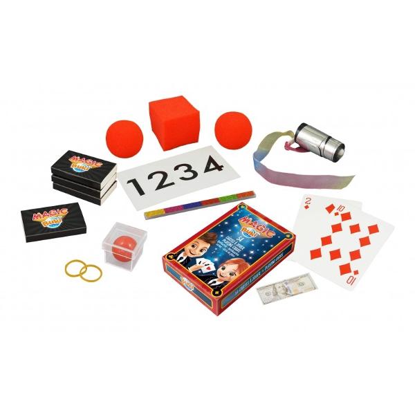 Pregateste-ti spectacolul de magie cu 50 de trucuri urmareste videoclipurile si invata in ritmul tau cu instructiuni pas cu pas Setul Extraordinar include trucuri emblematice cum ar fi bagheta surpriza si bilele de spumaInclude accesorii magice pentru mentalism prim-plan si trucuri cu cartiCoduri QR pentru a scana videoclipuri onlineDimensiuni 