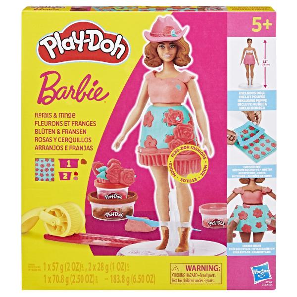 Creeaza stiluri rustice super dragute cu setul Florale si Franjuri Este usor si distractiv sa creezi haine pentru papusile Barbie Play-Doh cu acest kit de arte si mestesuguri Pur si simplu aseaza papusa pe suport foloseste foaia cu modele Play-Doh si decupatoarele pentru a croi tinute Barbie si imbrac-o in cele mai creative moduri imaginabile Ofera-i diferite coafuri Play-Doh cu ajutorul matritei de par sau copiii isi pot face propriile coafuri manual Adauga accesorii pentru papusile 