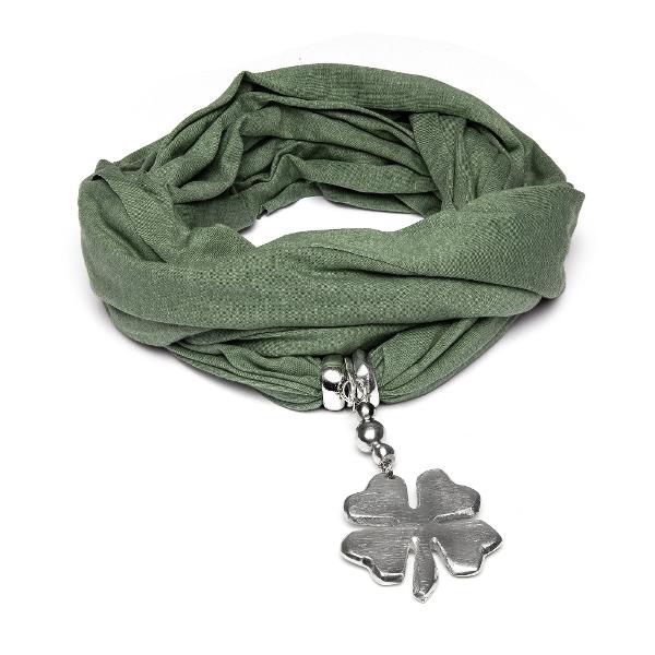 Esarfa Vestopazzo &bdquo;Scarf Drop&rdquo; este un accesoriu casual-chic perfect pentru orice tinuta de zi cu zi Realizata din jersey moale si placut la atingere aceasta esarfa adauga stil si confort putand fi purtata in multiple moduri pentru a completa outfiturile cu usurintaDesignul simplu si elegant este completat de un pandantiv in forma de trifoi fabricat din aluminiu 100 reciclat care confera un accent 