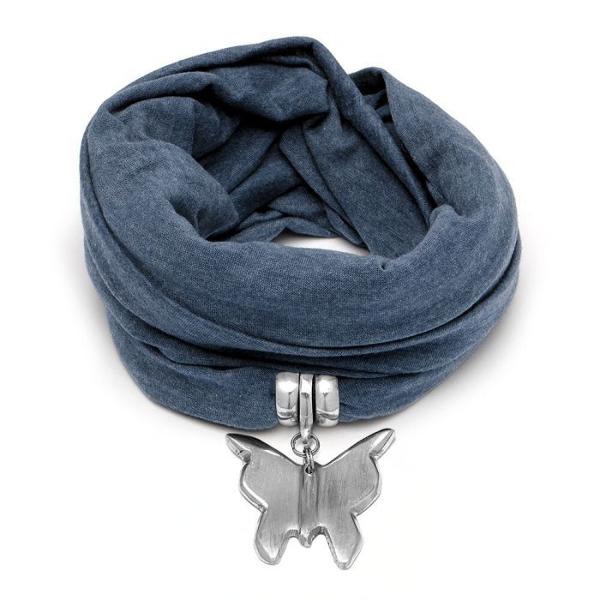 Esarfa Vestopazzo &bdquo;Scarf Drop&rdquo; este un accesoriu casual-chic perfect pentru orice tinuta de zi cu zi Realizata din jersey moale si placut la atingere aceasta esarfa adauga stil si confort putand fi purtata in multiple moduri pentru a completa outfiturile cu usurintaDesignul simplu si elegant este completat de un pandantiv in forma de fluture fabricat din aluminiu 100 reciclat care confera un accent 