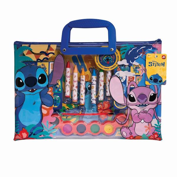 Setul creativ Disney Stitch este alegerea ideala pentru copii care iubesc pictura si personajele simpatice din universul Stitch Ambalat intr-o geanta practica cu maner usor de transport setul contine instrumente esentiale pentru activitati artistice precum carioci creioane colorate acuarele si pensula oferind tot ce este necesar pentru ore intregi de creativitate Designul viu colorat cu ilustratii atractive Stitch transforma fiecare sesiune de pictura intr-o experienta distractiva si 