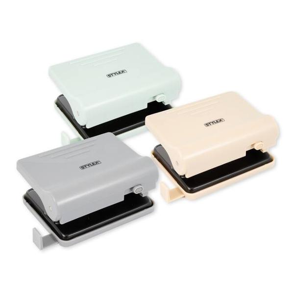 Perforator 20 de colicu ghidaj de aliniere a h&acirc;rtiei carcas&259; din plasticad&acirc;ncimea orificiului 2 mm pentru 20 de coli 80 gm&sup2;Atentie Acest produs este disponibil in&nbsp;3 modele diferite asortate Pretul afisat este per bucata Nu se poate alege modelul se livrea