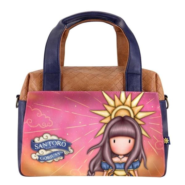 Cu dimensiunile sale compacte aceasta gentuta este suficient de spatioasa pentru a-ti depozita si transporta diverse obiecte dar si comoda in timpul purtariiCompartimentul principal ofera loc suficient pentru toate lucrurile esentiale De asemenea dispune de un buzunar frontal cu inchidere cu magnet dar si interne suplimentare pentru acces rapid si usor la telefon chei si alte obiecte mici esentiale Geanta vine si cu o curea de umar detasabila si reglabila si 2 manere de 