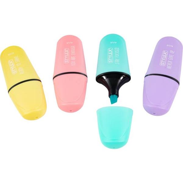 Mic practic &537;i motivant setul de mini eviden&539;iatoare cu designul &bdquo;Be You&rdquo; este perfect pentru &537;coal&259; birou &537;i acas&259; V&acirc;rful &icirc;nclinat permite linii flexibile de 1&ndash;5 mm - ideal pentru marcare subliniere &537;i eviden&539;iereCele patru culori diferite de corp sunt imprimate fiecare cu mesaje inspiratoare Culoarea de eviden&539;iere se potrive&537;te cu culoarea corpului 