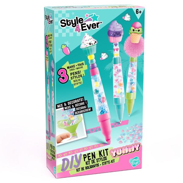 Transforma joaca intr-o experienta delicioasa si creativa cu acest set Style4Ever Yummy Creeaza si decoreaza 3 pixuri unice folosind o gama de elemente decorative colorate si adorabile care le transforma in accesorii originale si pline de stilProcesul de decorare este simplu si distractiv perfect pentru dezvoltarea imaginatiei motricitatii fine si creativitatii Fiecare copil isi poate personaliza pixurile dupa gust pentru a obtine accesorii care reflecta stilul sau 
