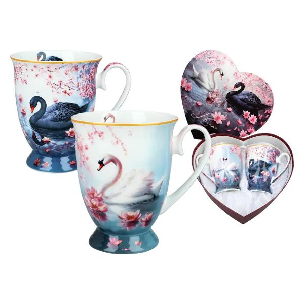 Set elegant format din 2 c&259;ni din por&539;elan fin cu o capacitate de 280 ml fiecare semnate Carmani Designul delicat ilustreaz&259; dou&259; lebede gra&539;ioase &ndash; una alb&259; &537;i una neagr&259; &ndash; plutind lini&537;tit pe suprafa&539;a unui lac &icirc;nconjurate de copaci &icirc;nflori&539;i &icirc;ntr-o atmosfer&259; romantic&259; &537;i rafinat&259;Contrastul dintre leb&259;da 