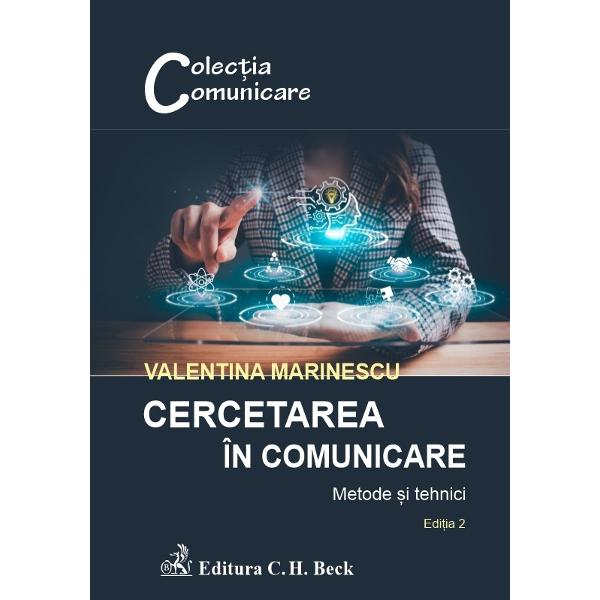 Despre lucrareLucrarea ofer&259; o introducere clar&259; &351;i sistematic&259; &icirc;n principalele metode utilizate pentru analiza fenomenelor de comunicare &icirc;n plan social Volumul prezint&259; etapele esen&355;iale ale unui demers de cercetare de la definirea proiectului de cercetare p&acirc;n&259; la utilizarea principalelor metode cantitative &351;i calitative Sunt analizate at&acirc;t metode clasice de cercetare din &351;tiin&355;ele sociale 