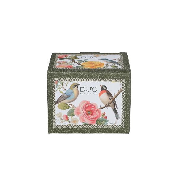 Can&259; APRIL din colec&539;ia Flower Classic este realizat&259; din por&539;elan New Bone China caracterizat printr-o culoare alb-crem natural&259; cu o str&259;lucire delicat&259; &537;i o rezisten&539;&259; &537;i durabilitate excep&539;ionale men&539;in&acirc;nd &icirc;n acela&537;i timp lejeritatea &537;i fine&539;eaO linie decorat&259; cu un motiv delicat de tufe de trandafiri &icirc;n 