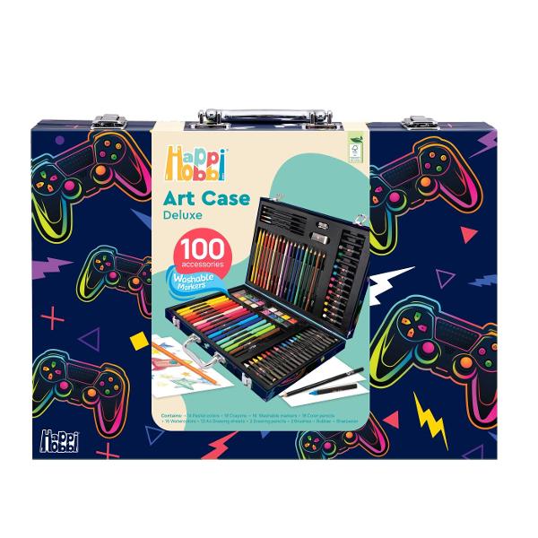Indiferent cate culori ai niciodata nu sunt suficiente pentru creatiile tale artistice Cu trusa HappiHobbi Deluxe Art Case Joc Video vei gasi 100 de accesorii pentru a desena modelele tale preferate si a explora diferite tehnici artistice Toate sunt impachetate cu grija intr-o trusa practica cu maner astfel incat sa poti lua creativitatea cu tine oriunde te-ai duce