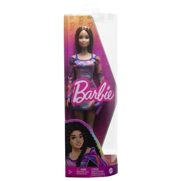 Fashionistas este una dintre cele mai indragite colectii Barbie oferind o gama larga de papusi cu diferite stiluri si accesorii introducand conceptul de diversitate si acceptare in randul fetelor Aceasta colectie include papusi cu diferite tipuri de siluete tonuri de piele culori de ochi si par astfel fetele nu se vor plictisi niciodata si isi vor gasi papusa asemanatoare stilului lor Papusile au stilul lor propriu inspirat de ultimele tendinte din moda si vin cu o tinuta completa 