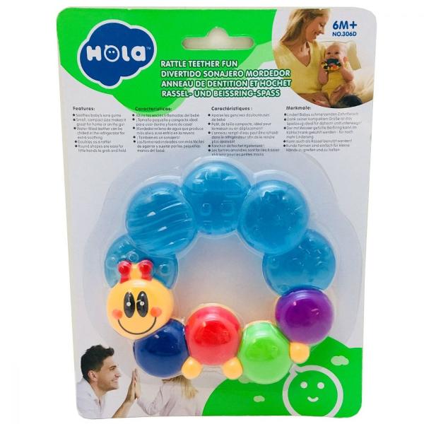 Jucariile bebe Hola Toys sunt produse special pentru dezvoltarea din primele luni ale bebelusului Ele pot servi drept jucarie pentru dentitie fiind utile pentru calmarea gingiilor iritate si umflate salivarea excesiva Formele speciale si culorile vii incurajeaza copilul sa exerseze si sa se joace stimuland astfel dezvoltarea individuala Nu contine bpa Se poate refrigera pentru 1 ora ajutand la calmarea gingiilor Este confectionata din materiale sigure si durabile
