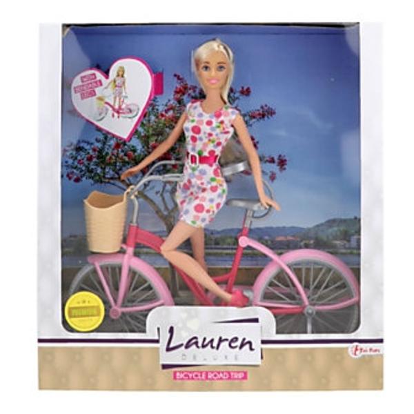 Haideti la plimbare cu bicicleta alaturi de papusa LaurenSetul include papusa Lauren ce poarta o rochita scurta vesela cu imprimeu si o minunata bicicleta roz cu cosulet si un recipient pentru apaAlaturi de Lauren poti sa pornesti in fiecare zi in aventura&nbsp;Varsta recomandata 3 ani