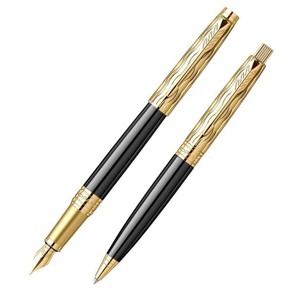 Set Stilou  Pix Aster Wave Black & Gold Parker Stiloul Parker Aster Wave Black & Gold este varianta modern&259; din gama Aster eviden&539;iat&259; prin modelul Wave discret aplicat pe corpul negru Accentele aurii adaug&259; elegan&539;&259; rezult&acirc;nd un echilibru bun &icirc;ntre stil clasic &537;i design contemporanCorpul metalic ofer&259; rezisten&539;&259; &537;i stabilitate &icirc;n utilizare iar peni&539;a din o&539;el inoxidabil 