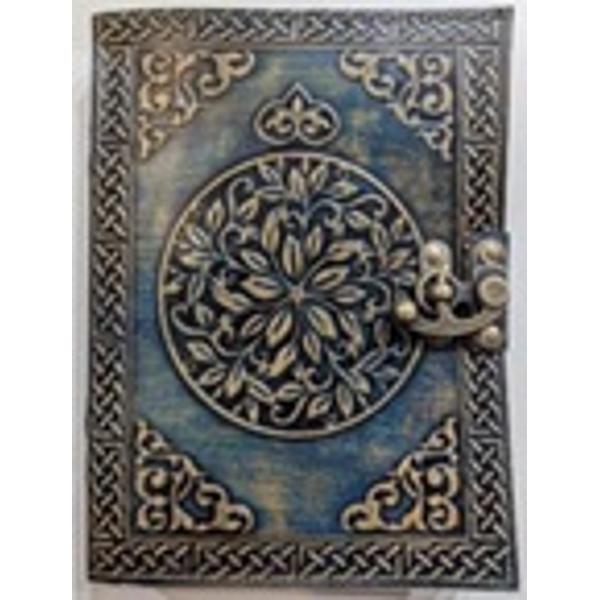 Jurnal Vintage dimensiune&nbsp; 20 x 15 cm coperti din piele naturala hartie lucrata manual din bumbac Inchizatoare metalica tip ancora