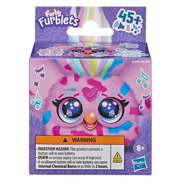 Jucarie interactiva tip Furblets Boo Kin Halloween compacta si usor de transport conceputa pentru distractie rapida si interactiune muzicala Produsul reda peste 45 de sunete si efecte audio oferind o experienta dinamica prin activarea diferitelor functii tactile Designul colorat si expresiv atrage atentia iar dimensiunea redusa permite utilizarea oriunde acasa sau in deplasare Este realizat din materiale rezistente potrivite pentru utilizare frecventa Produsul functioneaza pe baza de 