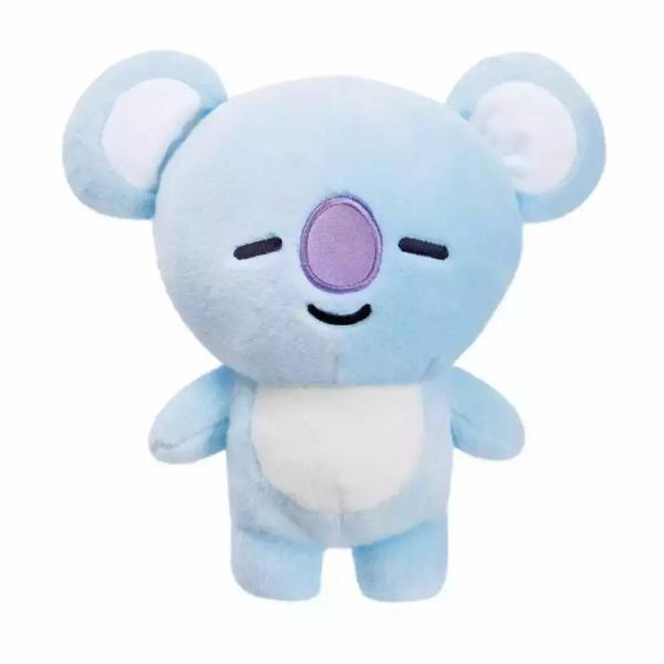 Jucarie de plus Aurora in forma de koala 23cm realizata din material textil moale si delicat la atingere ideala pentru imbratisare si joaca zilnica Designul prietenos in nuante de albastru deschis cu detalii contrastante pe burtica si nas este completat de expresia calmei si simpatica care transmite relaxare si confort Dimensiunea compacta permite transportul usor fiind potrivita atat pentru acasa cat si pentru calatorii Contribuie la dezvoltarea emotionala si imaginativa a copilului 