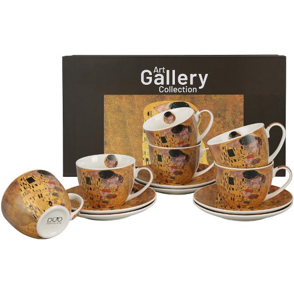 Set de &537;ase ce&537;ti cu farfurioare&nbsp;&nbsp;THE KISS CLASSIC inspirat de Gustav Klimt&nbsp; face parte din&nbsp;colec&539;ia Art Gallery&nbsp;&nbsp;&537;i este realizat din por&539;elan de calitate superioara cunoscut pentru o culoare alb-crem elegant&259; &537;i natural&259; cu un luciu delicat precum &537;i pentru o 