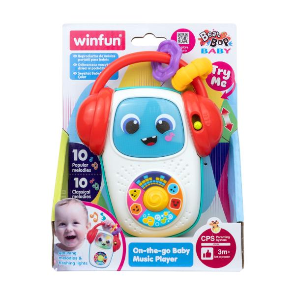 Player-ul Muzical Portabil Winfun este o jucarie interactiva special conceputa pentru bebelusi de la 3 luni ideala pentru stimularea auditiva si dezvoltarea timpurie Designul colorat si prietenos cu fata zambitoare si casti mari atrage imediat atentia celor mici si ii incurajeaza sa exploreze Jucaria reda 10 melodii clasice si 10 melodii vesele fiind insotite de lumini intermitente care creeaza o experienta senzoriala completa Butonul central rotativ si comenzile usor de apasa sunt 