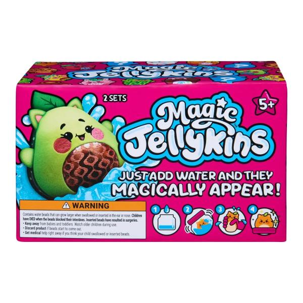 Descopera surpriza ascunsa din Magic Jellykins un set interactiv si distractiv care prinde viata atunci cand adaugi apa Fiecare pachet contine 2 figurine simpatice care apar magic si pot fi ingrijite pieptanate si colectionate Personajele au un design colorat si expresiv fiind perfecte pentru copiii pasionati de surpriza si activitati creative Procesul simplu de activare transforma joaca intr-o experienta captivanta si amuzanta Recomandat copiilor cu varsta de peste 5 