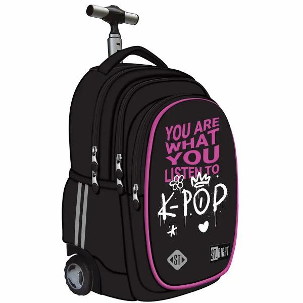 Trollerul Majewski ST Right TB01 din colectia grafica K-POP Rhythm este un model pe roti conceput pentru transport comod atunci cand ghiozdanul trebuie sa sustina o greutate mai mare Dispune de 4 compartimente si organizare interioara practica inclusiv spatiu dedicat pentru laptop si tabletaPentru confort si siguranta trollerul este echipat cu roti rezistente maner telescopic reglabil si elemente reflectorizante iar materialul impermeabil ajuta la protejarea continutului in 