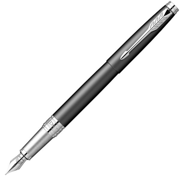 Aster Matt CT ParkerRafinament subtil si confort la scrisStiloul Parker Aster Matt CT combina eleganta discreta a finisajului mat in tonuri de negru cu accentele metalice cromate oferind un aspect contemporan si sofisticat Creat pentru cei care apreciaza stilul clasic reinterpretat modern acest stilou asigura o experienta de scris lina si placutap 