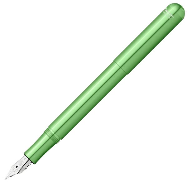 Minimalismul &icirc;nt&acirc;lne&537;te verdele saturatLiliput este unul dintre cele mai vechi modele Kaweco &Icirc;n 1908 fascina deja cu designul s&259;u simplu care era fabricat pe atunci din ebonit&259; Kaweco Liliput este &icirc;nc&259; alc&259;tuit din doar trei p&259;r&539;i capacul &539;eava &537;i sec&539;iunea frontal&259;&Icirc;n armonie cu trezirea prim&259;verii &537;i cu r&259;s&259;ritul naturii stiloul Kaweco Liliput se prezint&259; 