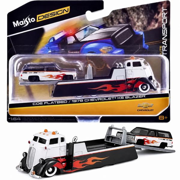 Set Elite Transport Camion Transportator si Masinuta Metalica scara 1 la 64 conceput pentru colectionari si pasionatii de vehicule clasice dar si pentru copii care apreciaza jocul realist Include un camion de tractare si un autoturism ambele realizate din metal cu elemente din plastic pentru un echilibru optim intre rezistenta si detaliu Modelul impresioneaza prin finisaje atent realizate detalii autentice si elemente functionale care reproduc fidel scenarii reale de transport si 