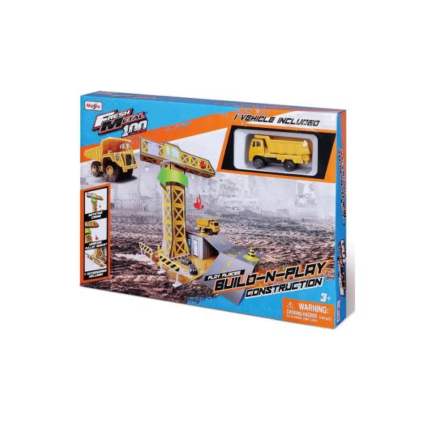 SetFresh Metal 100 cu 1 Masina Inclusa a fost conceput pentru a oferi experienta variata de joaca cu vehicule metalice Fiecare set include un vehicul metalic si elemente de decor care permit construirea unui mic scenariu realist pista de curse statie de alimentare sau santier de constructii Designul tip build-n-play&rdquo permite asamblarea utilizarii si reorganizarea stimularea imaginatiei si jocul creativ Fiecare varianta include accesorii specifice temei bariere conuri si traseu 