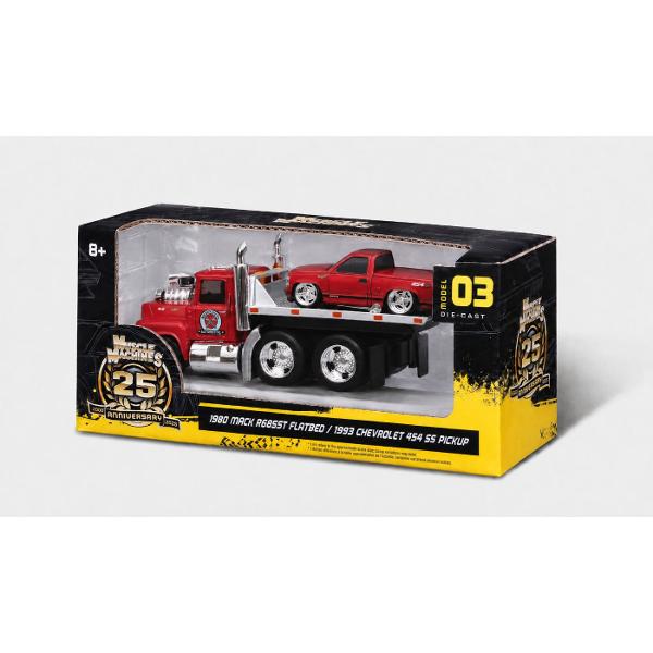 Set Muscle Transports Camion Si Masinuta Metalica Scara 1 la 64 de colectie conceput pentru pasionatii de vehicule clasice si pentru copii care apreciaza jocul realist Produsul include un camion transportor si un vehicul incarcat ambele fabricate din metal cu detalii din plastic oferind rezistenta si un aspect autentic Designul este inspirat din modele auto clasice cu finisaje atent lucrate elemente grafice vintage si roti functionale care permis rularea usoara Setul reproduce fidel 