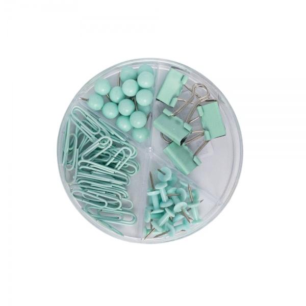 Setul de accesorii pentru birou CNX 62 piese diverse culori este o solu&539;ie practic&259; pentru organizarea documentelor &537;i men&539;inerea unui spa&539;iu de lucru ordonat Setul con&539;ine agrafe ace cu g&259;m&259;lie ace pentru tabl&259; &537;i clipsuri &icirc;n culori variate fiind ideal pentru utilizare la birou acas&259; sau la &537;coal&259; Accesoriile sunt fabricate din materiale rezistente &537;i sunt potrivite pentru activit&259;&539;ile 