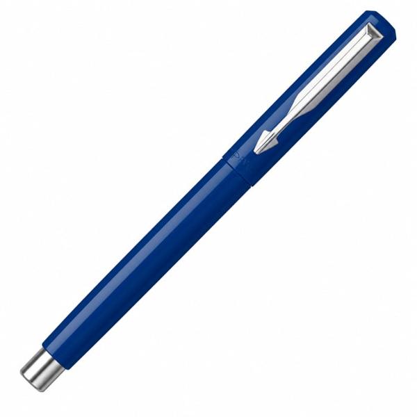 Stilou Parker Vector Royal Petrol CTAccesorii din otel inoxidabil placate cu crom Clip din otel inoxidabil placat cu cromCapac din ABS de culoare albastru petrolCapacul se inchide prin apasareCorp din ABS de culoare albastru petrolGrip din otel inoxidabil sablat placat cu cromPenita din otel inoxidabil placata cu crom avand in varf pastila de iridiuStiloul functioneaza atat cu cartuse cat si cu 