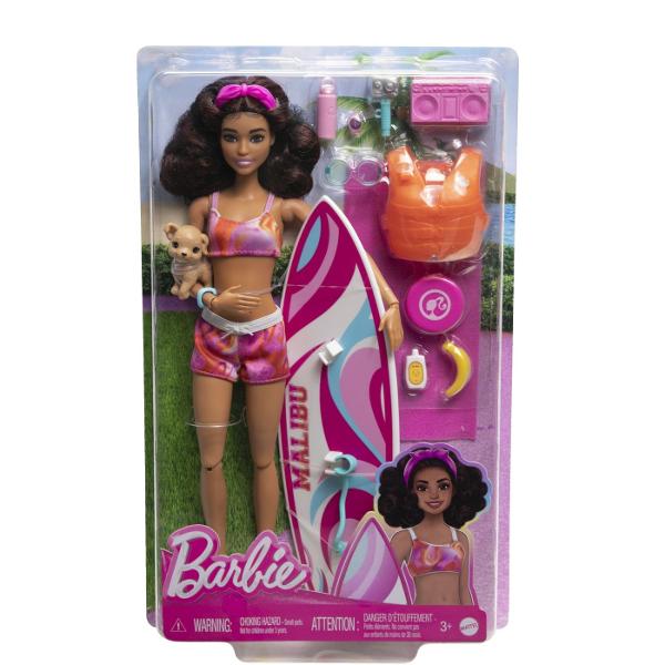 Sa inceapa distractia pe apa Copiii se pot juca cea mai buna zi pe plaja cu aceasta papusa Barbie Ea vine cu o placa de surf un catelus si accesorii realiste de distractie la plajaPlaca de surf cu imprimeu groovy tine papusa in loc cu cleme pentru picioare si o curea de glezna in timp ce ea calatoreste pe valuriPapusa Barbie poarta o tinuta sportiva de inot cu bentita si vine la pachet impreuna cu un catel jucausEa este super entuziasmata de distractie la soare cu un corp care permite 
