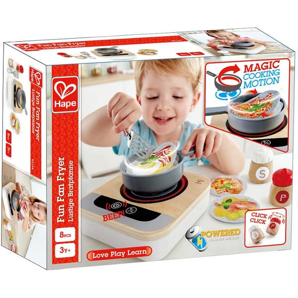 invata sa gatesti cu acest aragaz Are un ventilator incorporat Fara caldura Include sase retete pe trei discuri de pasla o spatula metalica si un set de recipiente cu sare si piper Pregatiti mesele pentru prietenii si familia dvs ca un adevarat bucatar Alegeti o reteta porniti aragazul si amestecati mancarea Aragazul se va opri automat daca nu este utilizat timp de 90 de secunde &bull Ventilatorul din aragaz face ca alimentele sa se miste realist in tigaie Comutatorul senzorului 