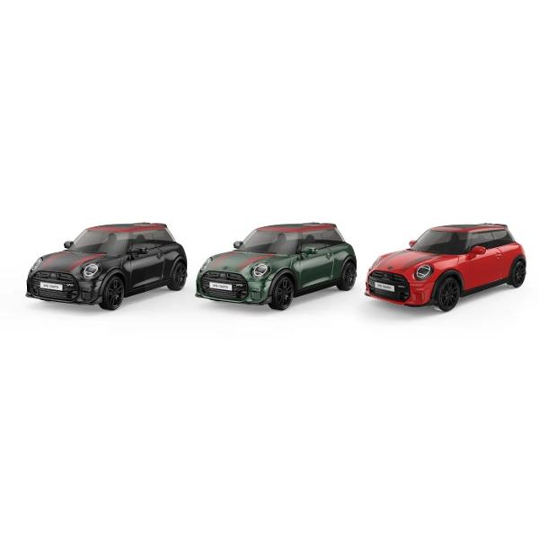 Masinuta are proportiile ideale pentru momente pline de distractie si amuzament Masinuta metalica MINI JOHN COOPER WORKS scara 1 la 43 are anvelope de cauciuc si un design detaliat interior-exterior realizat din materiale metalice turnate cu accesorii realizate din material plastic de calitate superioara Copilul dumneavoastra se poate juca in voie cu masina metalica MINI JOHN COOPER WORKS de la brandul international Rastar Nicio cursa nu este imposibil de castigat cu acesta masinuta 