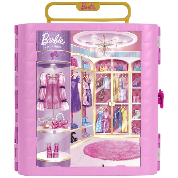 Dulapul Barbie Deluxe Style este un set de joaca elegant conceput pentru pastrarea si organizarea tinutelor si accesoriilor Barbie Designul tip dressing in nuante de roz si auriu ofera multiple spatii pentru haine pantofi genti si alte accesorii fashion Dulapul se deschide pentru a crea o zona generoasa de joaca si include rafturi suporturi si spatii pentru organizarea diferitelor piese Manerul integrat permite transportarea mai usoara a setului iar dupa joaca dulapul poate fi inchis 
