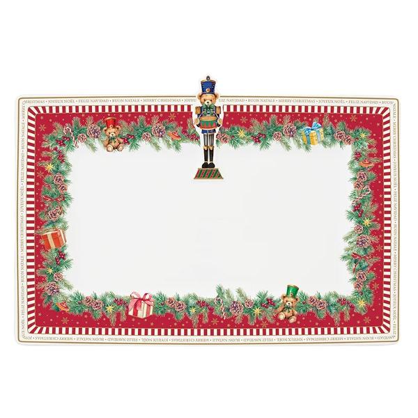 Transform&259; masa de Cr&259;ciun &icirc;ntr-un decor desprins din pove&537;ti cu platoul din por&539;elan Easy Life colec&539;ia Christmas Teddy o pies&259; elegant&259; &537;i plin&259; de farmec care &icirc;mbin&259; rafinamentul por&539;elanului cu veselia &537;i magia s&259;rb&259;torilor de iarn&259;Realizat din por&539;elan alb platoul impresioneaz&259; prin forma 